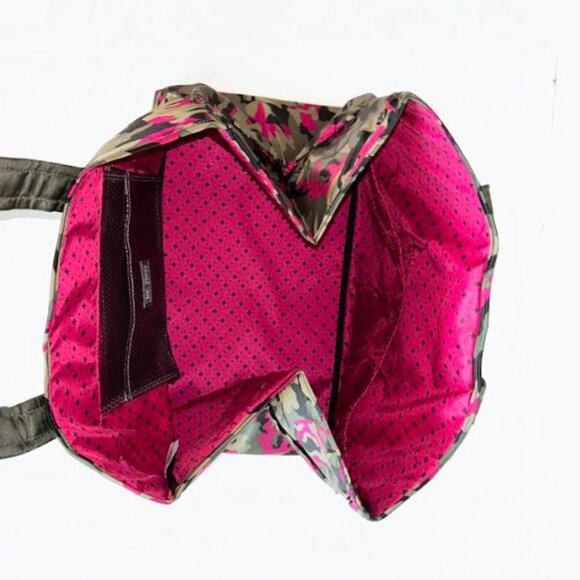 Lug Rover X-Large Carry-All Tote Camo Orchid - Picture 3 of 8